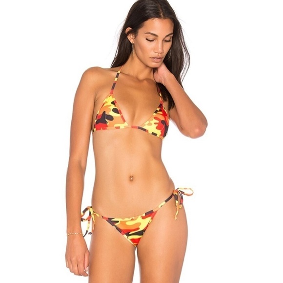 NWT Kendall + Kylie x Revolve Camo Triangle String Bikini In Fire Camouflage - Picture 1 of 7